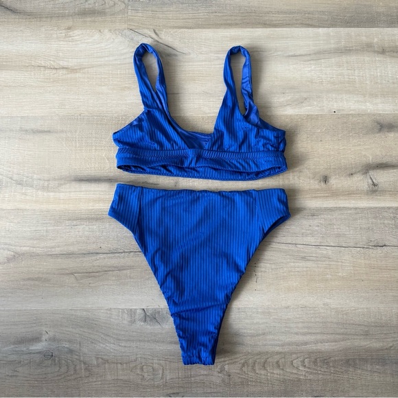 Vitamin A cobalt blue Sienna bikini top and bottoms set - Large - Picture 4 of 5